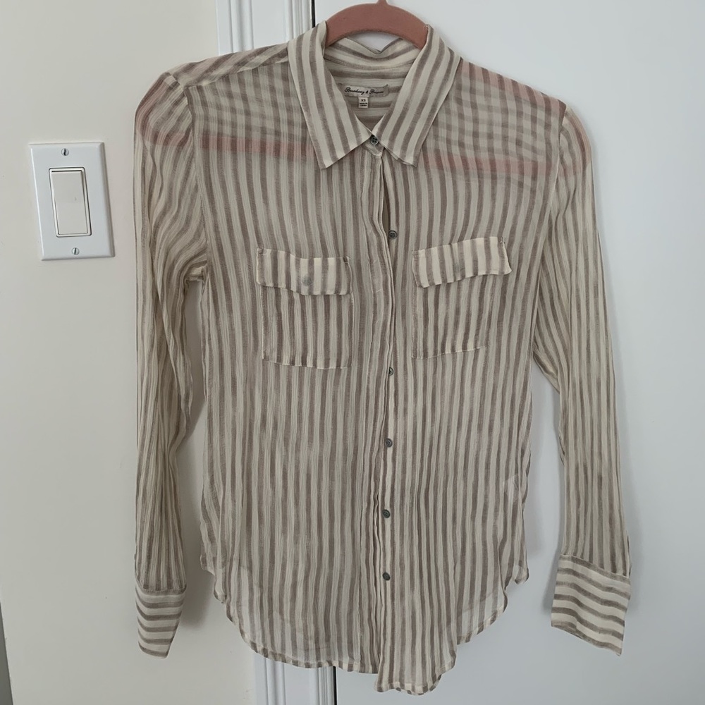 Long sleeve light shirt